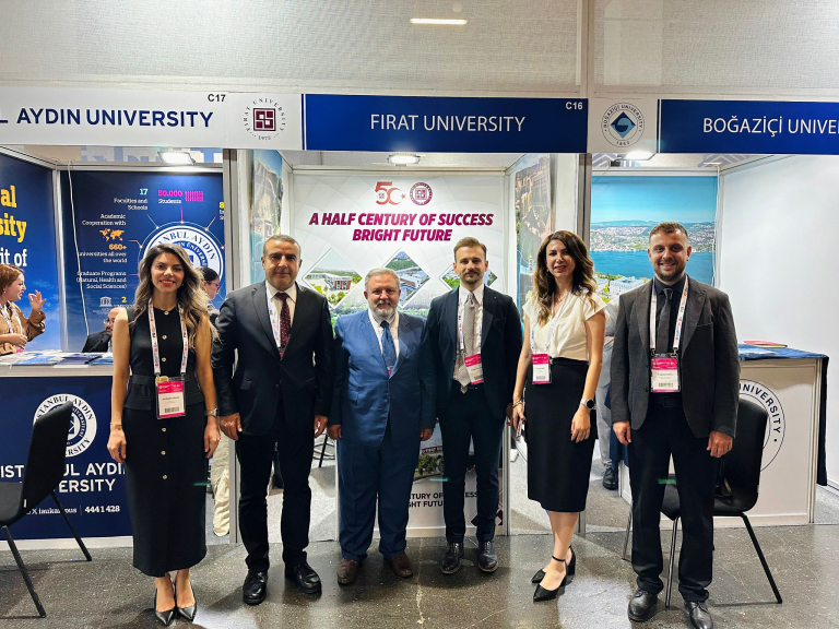 universitemiz-global-development-and-sustainability-congress-2025te-tanitim-standiyla-ilgi-odagi-oldu-6913